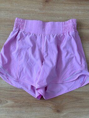 Lululemon Athletic Hotty Hot High Rise Lined Shorts 4” Dahlia Mauve Size 4